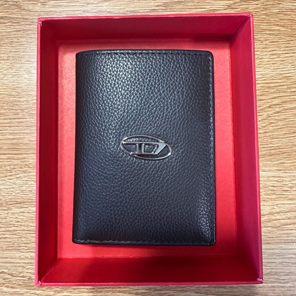 Diesel Hissu Evo Vertical Neela Wallet